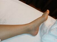 猥琐摄影师带小嫩模去香港拍写真 找机会下药迷翻带回酒店各种姿势啪啪啪