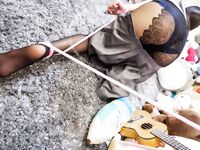 Ma Susu-một viên ngậm trong trang phục nữ sinh