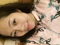 最新破解良家小媳婦沒有男人，自己在家自慰