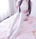 ถุงน่องสีขาว