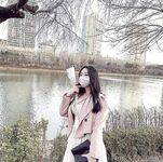 推特女神记录从学生时代到怀孕生孩子全蜕变 孕期下海卖奶水 快递直接躺在怀里喝的那种