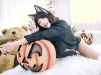 Dewi berpayudara besar "Ruru" ialah pelekat tanpa payudara pertama yang menembusi saiz penyihir warna eksklusif eksklusif Halloween definisi tinggi super tembus pandang