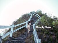 Internal model group various masters share exposure selfie collection white tiger force slim young girl exhibition center fully exposed bravely into the men's toilet