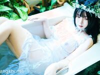 推特萝莉女神『落落Raku』超大尺度COS动漫私拍《淫欲女皇》超美诱惑 