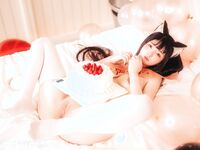 推特萝莉女神『落落Raku』超大尺度COS动漫私拍《淫欲女皇》超美诱惑 