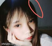 私房一月最新流出『魔手外购』极品厕拍《艺校极品学生妹》(同学)4 大尺度挑逗撩骚超水灵2