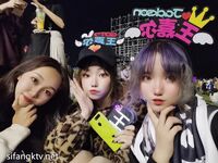 私房一月最新流出『魔手外购』极品厕拍《艺校极品学生妹》(同学)4 大尺度挑逗撩骚超水灵2