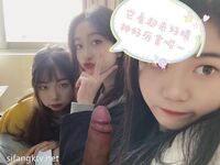 私房一月最新流出『魔手外购』极品厕拍《艺校极品学生妹》(同学)4 大尺度挑逗撩骚超水灵2