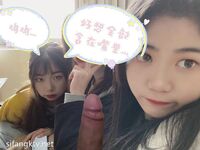 私房一月最新流出『魔手外购』极品厕拍《艺校极品学生妹》(同学)4 大尺度挑逗撩骚超水灵2