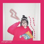 私房一月最新流出『魔手外购』极品厕拍《艺校极品学生妹》(同学)4 大尺度挑逗撩骚超水灵2