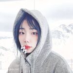 私房一月最新流出『魔手外购』极品厕拍《艺校极品学生妹》(同学)4 大尺度挑逗撩骚超水灵2