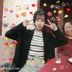 私房一月最新流出『魔手外购』极品厕拍《艺校极品学生妹》(同学)4 大尺度挑逗撩骚超水灵2