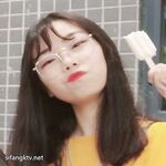 私房一月最新流出『魔手外购』极品厕拍《艺校极品学生妹》(同学)4 大尺度挑逗撩骚超水灵2