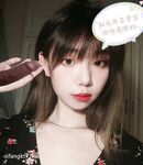 私房一月最新流出『魔手外购』极品厕拍《艺校极品学生妹》(同学)4 大尺度挑逗撩骚超水灵2