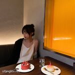 私房一月最新流出『魔手外购』极品厕拍《艺校极品学生妹》(同学)4 大尺度挑逗撩骚超水灵2