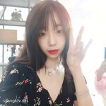 私房一月最新流出『魔手外购』极品厕拍《艺校极品学生妹》(同学)4 大尺度挑逗撩骚超水灵2