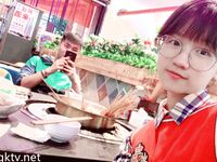 私房一月最新流出『魔手外购』极品厕拍《艺校极品学生妹》(同学)4 大尺度挑逗撩骚超水灵2