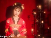 私房一月最新流出『魔手外购』极品厕拍《艺校极品学生妹》(同学)4 大尺度挑逗撩骚超水灵2