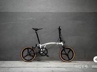 推特上海乾練短發氣質美女姐姐【未央】收費群福利~騷婊無時無刻不在放騷~紫薇噴水露出百合超級帶感