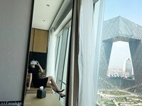 推特上海乾練短發氣質美女姐姐【未央】收費群福利~騷婊無時無刻不在放騷~紫薇噴水露出百合超級帶感