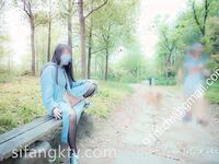 全裸露出被十六个路人看光身体