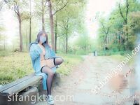 全裸露出被十六个路人看光身体