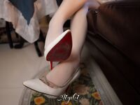 铃木美咲-浮世花香隐上卷