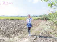 Large scale exposure at the intersection of the village near the school