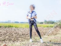 Large scale exposure at the intersection of the village near the school