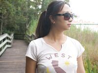 [Latest Sex Leaks 2021] Beautiful Chinese wife was fucked by her scumbag French husband and his friend in a 3P sex private photo shoot, riding and fucking HD private photo shoot 1427P HD 720P version