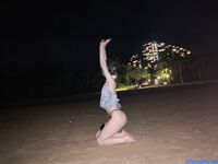 Dewi selebriti internet yang tampan, susuk tubuh dan perangai [Always behind your back TK] menunjukkan wajahnya dalam penggambaran peribadi yang lucah