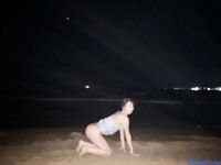 Dewi selebriti internet yang tampan, susuk tubuh dan perangai [Always behind your back TK] menunjukkan wajahnya dalam penggambaran peribadi yang lucah