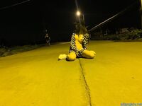 Dewi selebriti internet yang tampan, susuk tubuh dan perangai [Always behind your back TK] menunjukkan wajahnya dalam penggambaran peribadi yang lucah