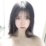 最新10月【国庆极品泄密】美女白炜X被男友调教成母狗！如此纯情的纯妹子，被调教的很听话，温顺的像小绵阳被干的哇哇叫