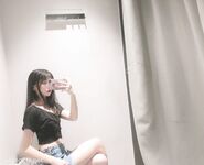 最新10月【国庆极品泄密】美女白炜X被男友调教成母狗！如此纯情的纯妹子，被调教的很听话，温顺的像小绵阳被干的哇哇叫