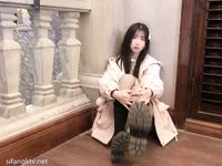 最新10月【国庆极品泄密】美女白炜X被男友调教成母狗！如此纯情的纯妹子，被调教的很听话，温顺的像小绵阳被干的哇哇叫