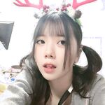 最新10月【国庆极品泄密】美女白炜X被男友调教成母狗！如此纯情的纯妹子，被调教的很听话，温顺的像小绵阳被干的哇哇叫