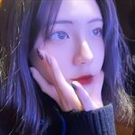 《精品泄密》被调教成小母狗的美女大学生「我家的狗说她很想见你,对的就是我」