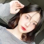 《精品泄密》被调教成小母狗的美女大学生「我家的狗说她很想见你,对的就是我」