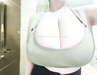 微密圈巨乳女王【波波安吖】，豪乳橫掃屏幕前的你，看得真是血脈賁張