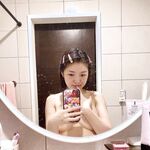 ล่าสุดที่รั่วไหลออกมาบน Twitter คือสาวปัญญาชนวิทยาลัยจิตวิทยาทางเลือก [คาริน] ที่ถ่ายรูปส่วนตัวที่ไม่เหมาะสมต่างๆ เธอชอบสร้างในส่วนส่วนตัวและชอบมีเซ็กส์กับลิลลี่เพื่อนสนิทของเธอ