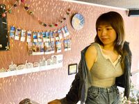 ล่าสุดที่รั่วไหลออกมาบน Twitter คือสาวปัญญาชนวิทยาลัยจิตวิทยาทางเลือก [คาริน] ที่ถ่ายรูปส่วนตัวที่ไม่เหมาะสมต่างๆ เธอชอบสร้างในส่วนส่วนตัวและชอบมีเซ็กส์กับลิลลี่เพื่อนสนิทของเธอ