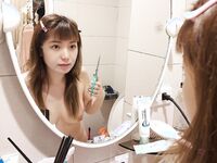 ล่าสุดที่รั่วไหลออกมาบน Twitter คือสาวปัญญาชนวิทยาลัยจิตวิทยาทางเลือก [คาริน] ที่ถ่ายรูปส่วนตัวที่ไม่เหมาะสมต่างๆ เธอชอบสร้างในส่วนส่วนตัวและชอบมีเซ็กส์กับลิลลี่เพื่อนสนิทของเธอ