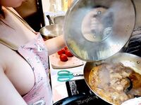 ล่าสุดที่รั่วไหลออกมาบน Twitter คือสาวปัญญาชนวิทยาลัยจิตวิทยาทางเลือก [คาริน] ที่ถ่ายรูปส่วนตัวที่ไม่เหมาะสมต่างๆ เธอชอบสร้างในส่วนส่วนตัวและชอบมีเซ็กส์กับลิลลี่เพื่อนสนิทของเธอ