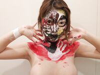 ล่าสุดที่รั่วไหลออกมาบน Twitter คือสาวปัญญาชนวิทยาลัยจิตวิทยาทางเลือก [คาริน] ที่ถ่ายรูปส่วนตัวที่ไม่เหมาะสมต่างๆ เธอชอบสร้างในส่วนส่วนตัวและชอบมีเซ็กส์กับลิลลี่เพื่อนสนิทของเธอ