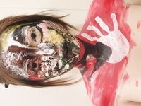 ล่าสุดที่รั่วไหลออกมาบน Twitter คือสาวปัญญาชนวิทยาลัยจิตวิทยาทางเลือก [คาริน] ที่ถ่ายรูปส่วนตัวที่ไม่เหมาะสมต่างๆ เธอชอบสร้างในส่วนส่วนตัวและชอบมีเซ็กส์กับลิลลี่เพื่อนสนิทของเธอ