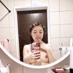 ล่าสุดที่รั่วไหลออกมาบน Twitter คือสาวปัญญาชนวิทยาลัยจิตวิทยาทางเลือก [คาริน] ที่ถ่ายรูปส่วนตัวที่ไม่เหมาะสมต่างๆ เธอชอบสร้างในส่วนส่วนตัวและชอบมีเซ็กส์กับลิลลี่เพื่อนสนิทของเธอ