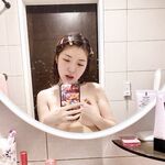 ล่าสุดที่รั่วไหลออกมาบน Twitter คือสาวปัญญาชนวิทยาลัยจิตวิทยาทางเลือก [คาริน] ที่ถ่ายรูปส่วนตัวที่ไม่เหมาะสมต่างๆ เธอชอบสร้างในส่วนส่วนตัวและชอบมีเซ็กส์กับลิลลี่เพื่อนสนิทของเธอ