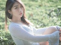 露臉才是王道！推特28萬粉無毛一線天饅頭逼36D純欲少女【兔子布朗尼】私拍，百合露出調教啪啪多種多樣