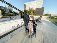 Menunjukkan wajah anda adalah cara untuk pergi! Orang tidak sepatutnya kelihatan tulen, berkulit cerah, tidak berambut dan cantik, gadis yang suka mendedahkan diri mereka [Yiliwen] melanggan, mendedahkan diri mereka di hadapan pelbagai orang di pasar raya